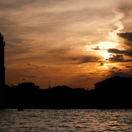 Rivamare Szálloda 3*